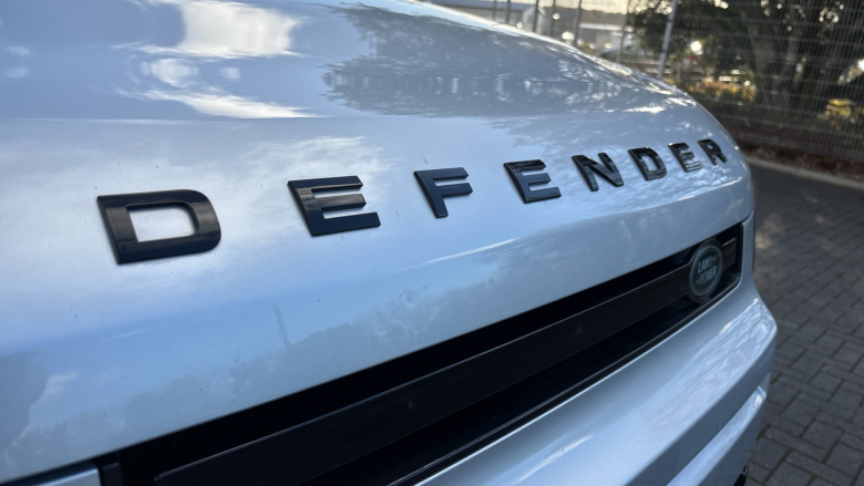 Land Rover Defender 3.0 D250 X-Dynamic S 110 5dr Auto Diesel Estate